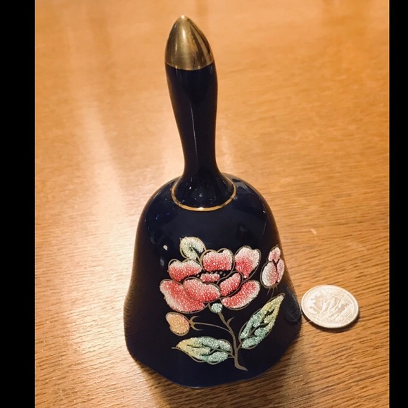Japanese Porcelain Bell - Picture 1 of 2